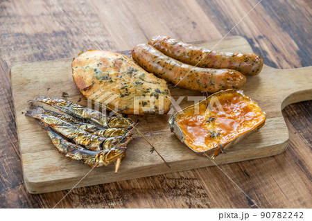 手作り燻製　Homemade smoked food at the campsite() 90782242