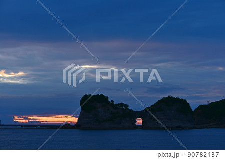 和歌山県　白浜町　円月島 90782437