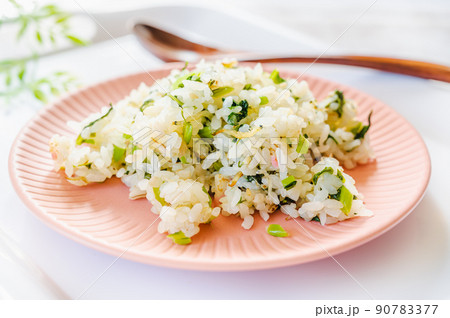 青菜としらすのもち麦チャーパン 青菜としらすのもち麦チャーパン 90783377