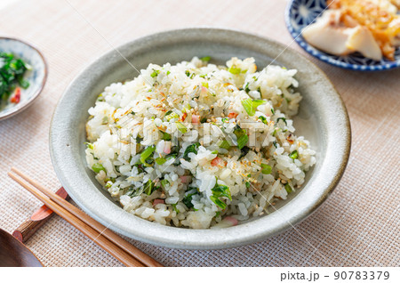 青菜としらすのもち麦チャーパン 青菜としらすのもち麦チャーパン 90783379