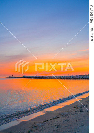 夕日と海　八木遺跡公園　中八木駅 90784712