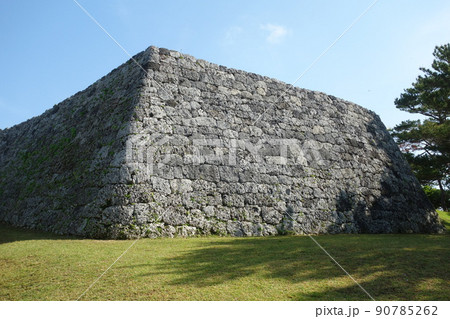 世界遺産座喜味城(沖縄県読谷村) 90785262