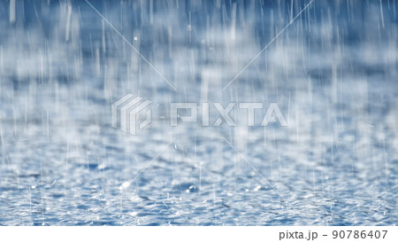 背景素材・梅雨・激しく降る雨のイメージ 背景素材・梅雨・激しく降る雨のイメージ 90786407