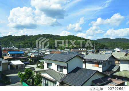 2021年夏。赤穂線の播州赤穂駅から相生駅までの車窓からの風景 2021年夏。赤穂線の播州赤穂駅から相生駅までの車窓からの風景 90792664