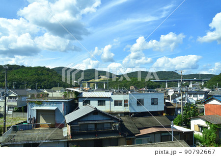 2021年夏。赤穂線の播州赤穂駅から相生駅までの車窓からの風景 2021年夏。赤穂線の播州赤穂駅から相生駅までの車窓からの風景 90792667