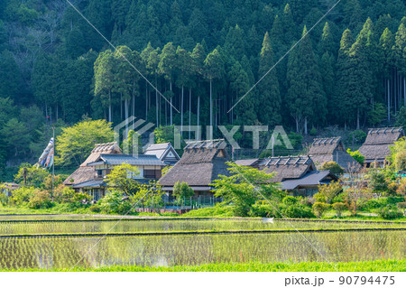 京都府南丹市美山町　日本の原風景　美山かやぶきの里 90794475
