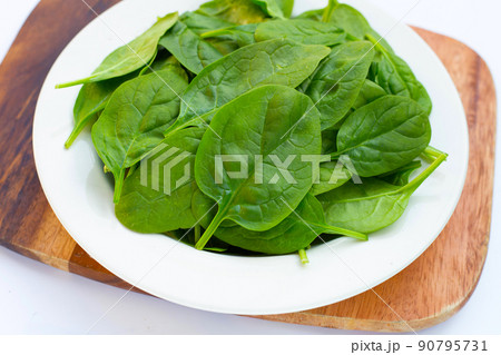 Spinach leaves. Extremely nutrient-rich vegetable 90795731