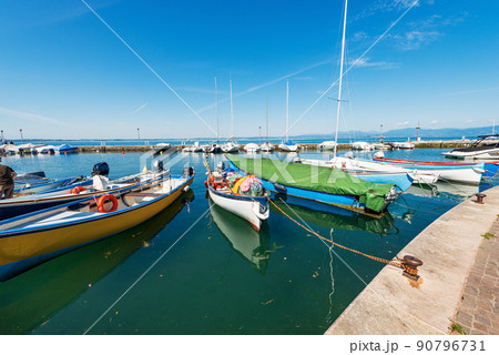Small Port on the Coast of Lake Garda - Lazise village Veneto Italy Small Port on the Coast of Lake Garda - Lazise village Veneto Italy 90796731