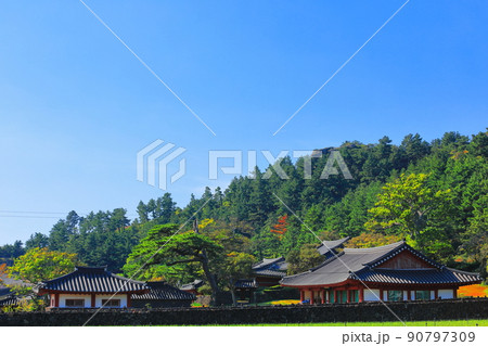 家 建物 山 90797309
