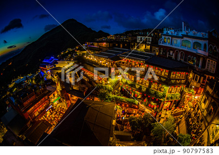 九份と基隆山の夜景 九份と基隆山の夜景 90797583