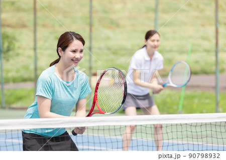 テニスをダブルスイメージ 90798932