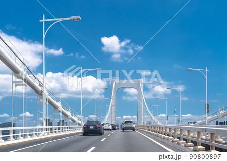 《東京都》レインボーブリッジ・首都高速を走行 《東京都》レインボーブリッジ・首都高速を走行 90800897