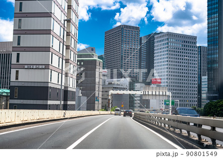 《東京都》首都高速・都心環状線を走行 90801549
