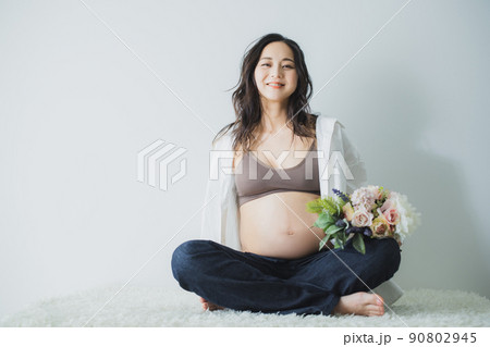 マタニティ　お腹　妊婦 90802945