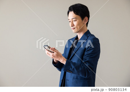 スマホ 男性 スマホ 男性 90803134