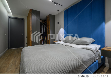 Luxury master bedroom with elegant and modern details 90803321