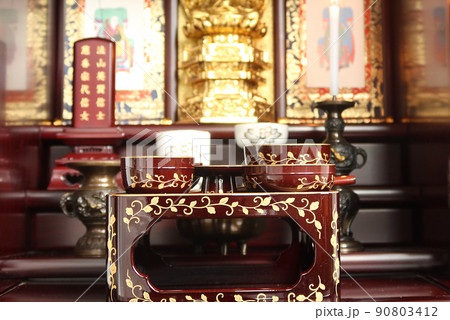初盆にお供えされる仏膳(霊供膳)と曹洞宗のお仏壇1 初盆にお供えされる仏膳(霊供膳)と曹洞宗のお仏壇1 90803412