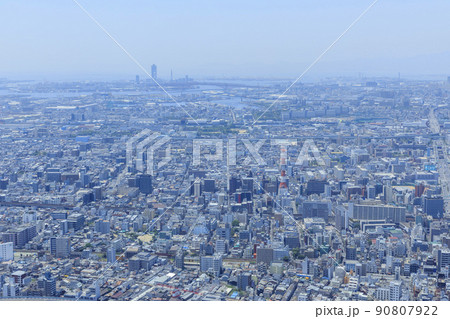 大阪の都市風景　あべのハルカス～大阪港方面 90807922