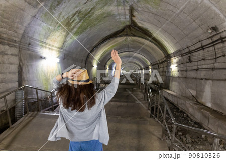 真夏でも涼しい上越線土合駅の地下階段 真夏でも涼しい上越線土合駅の地下階段 90810326