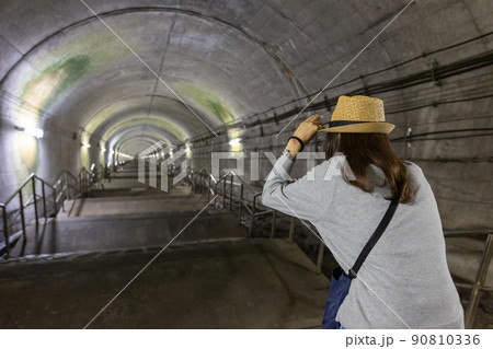 真夏でも涼しい上越線土合駅の地下階段 真夏でも涼しい上越線土合駅の地下階段 90810336