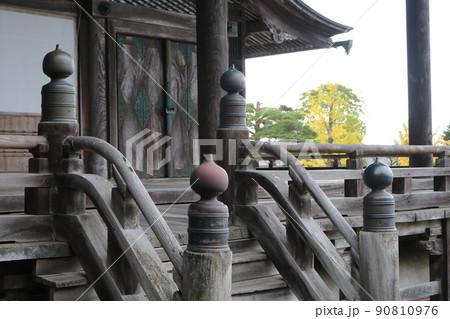 本殿の階段 90810976