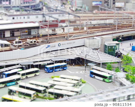 JR大阪駅のバスターミナル 90811534