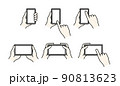 スマホ操作をしているイラスト 90813623