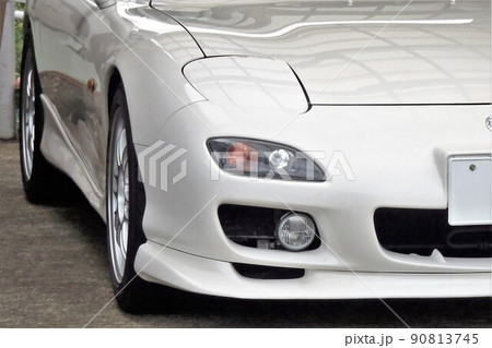 自動車イメージ　日本のスポーツカー　マツダRX-7 90813745