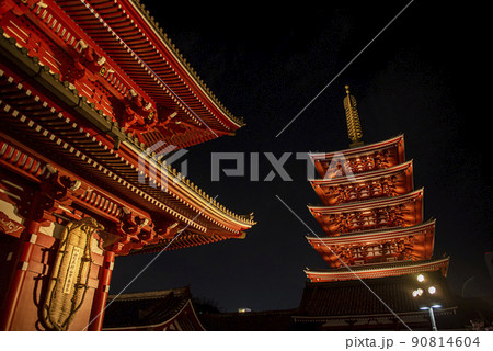 東京浅草 浅草寺宝蔵門と五重塔 東京浅草 浅草寺宝蔵門と五重塔 90814604