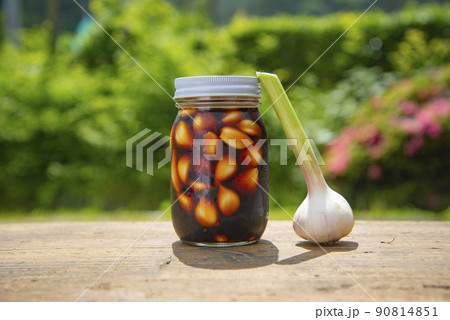 生ニンニクの醤油漬け 90814851