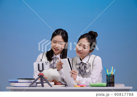 mz generation, asian girl students who broadcast live broadcasts photos images 90817788