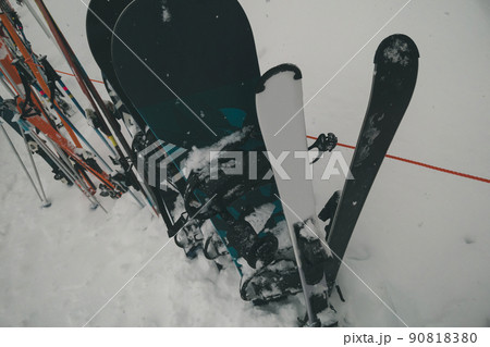 Skiing Skiing 90818380