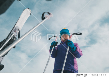 Skiing Skiing 90818433