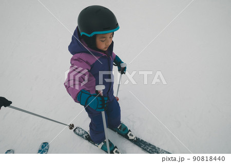 Skiing Skiing 90818440
