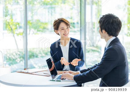 ビジネスシーン 女性 撮影協力:LINK FOREST ビジネスシーン 女性 撮影協力:LINK FOREST 90819939
