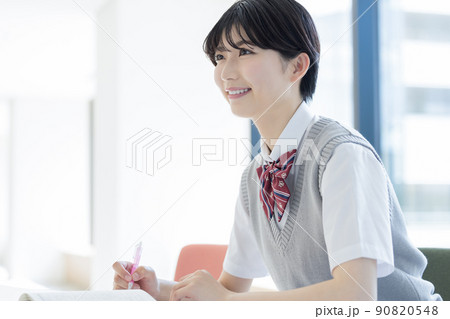 勉強する高校生　撮影協力「LINK FOREST」 90820548