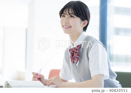 勉強する高校生　撮影協力「LINK FOREST」 90820551