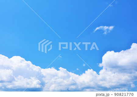 夏の青空と雲 夏の青空と雲 90821770