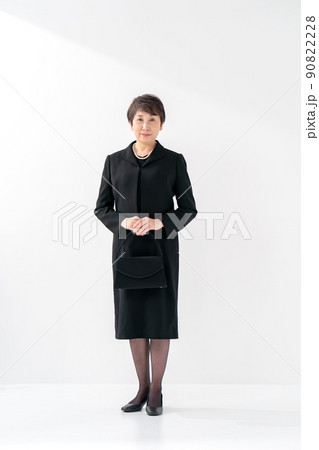 シニア女性 喪服 ポートレート シニア女性 喪服 ポートレート 90822228