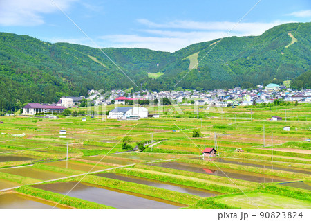野沢温泉／スキー場、温泉街を望む(長野県野沢温泉村)【2022.5】 90823824