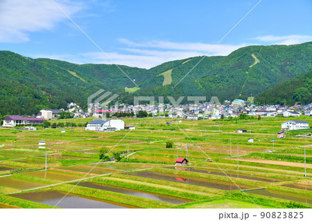 野沢温泉／スキー場、温泉街を望む(長野県野沢温泉村)【2022.5】 90823825