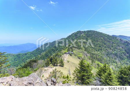 大菩薩峠の山小屋「介山荘」 大菩薩峠の山小屋「介山荘」 90824858