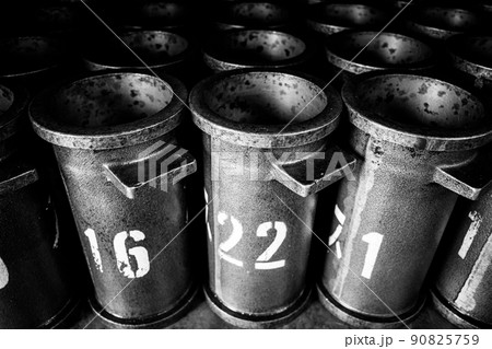 コンクリート試験のメタル型枠 90825759