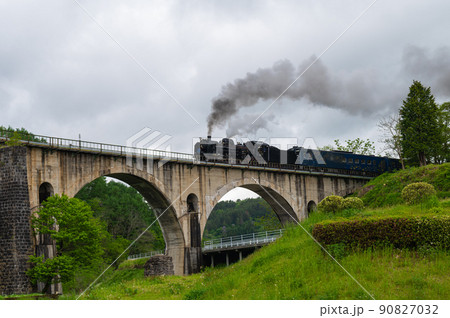 めがね橋を走るSL めがね橋を走るSL 90827032