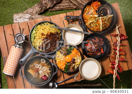 炸醤麺　韓国料理　zha jiang mian 90830031