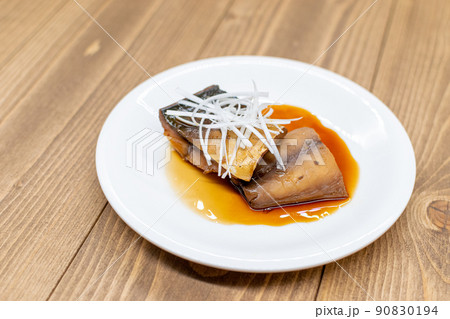 サバの煮付け料理 サバの煮付け料理 90830194