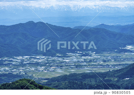 山形蔵王から見た上山市街　山形県山形市 90830505