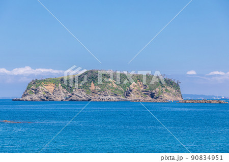「千葉県」西ヶ埼から望む浮島(鋸南町) 「千葉県」西ヶ埼から望む浮島(鋸南町) 90834951