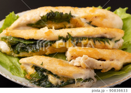 鶏ささみ紫蘇チーズ包み焼き 鶏ささみ紫蘇チーズ包み焼き 90836633