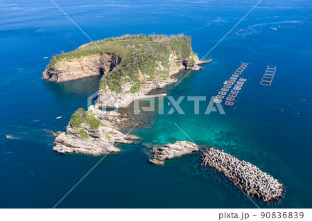 空撮「千葉県」千葉県の島・浮島（鋸南町） 90836839
